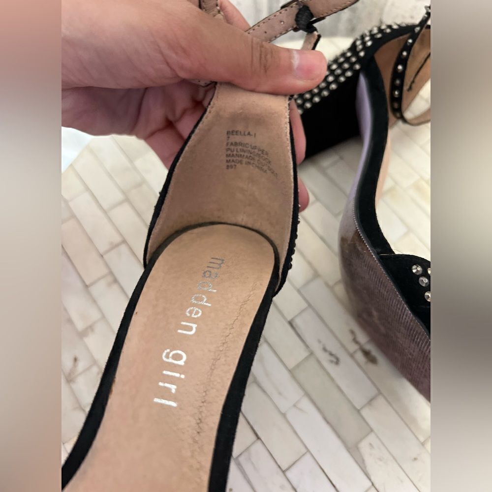 Heels - Picture 5 of 5